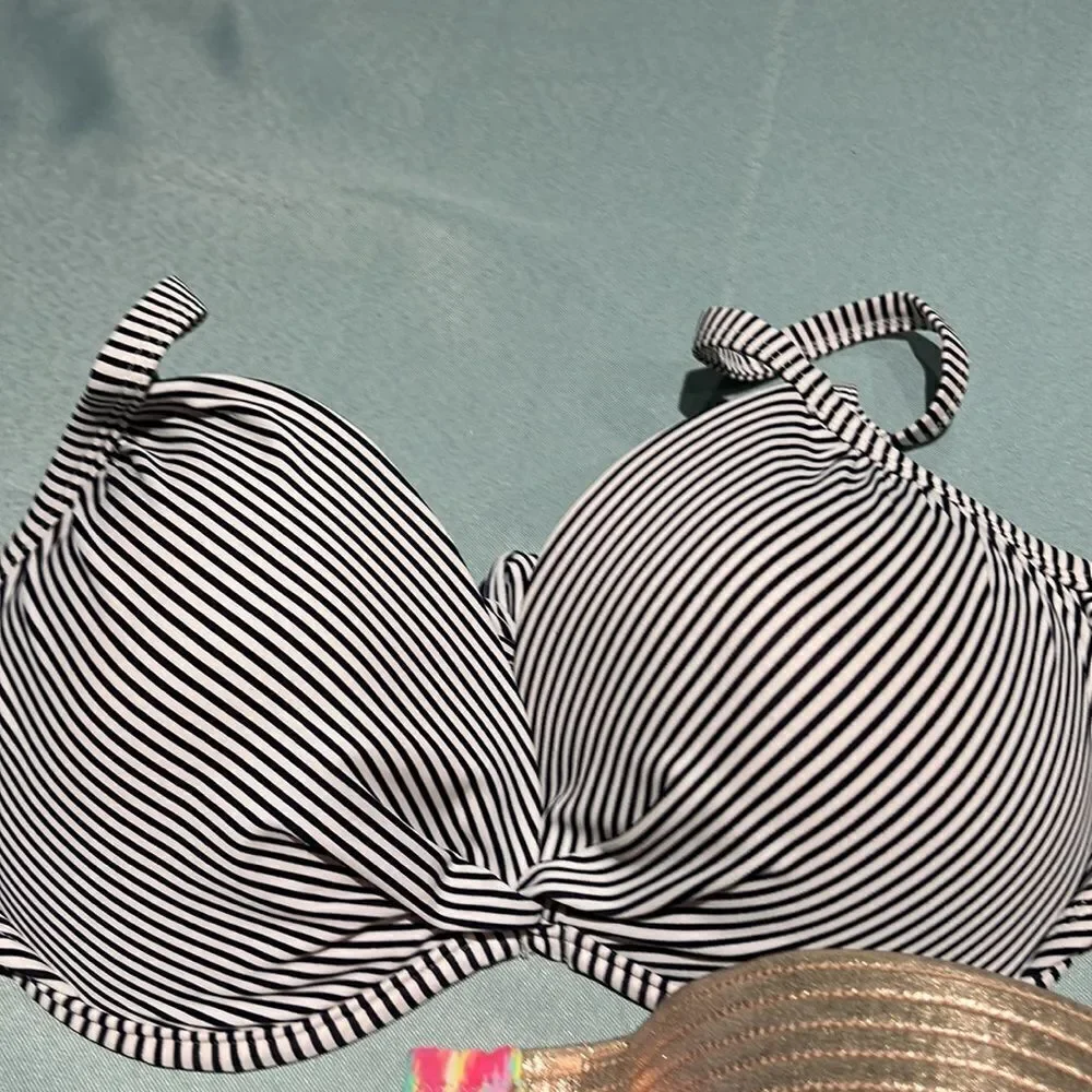 LOT of  Bikini Tops 38C & 36C D24‎